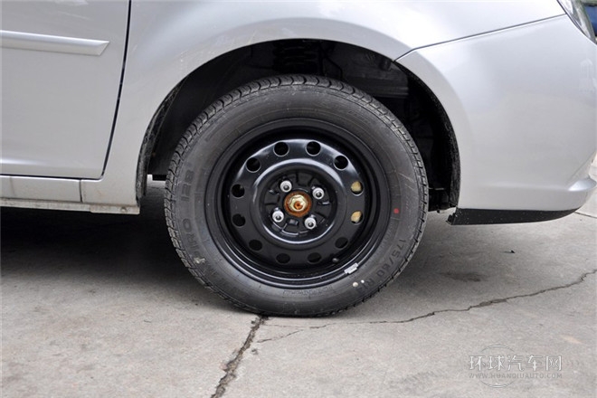 2012款 1.0L 手動舒適型