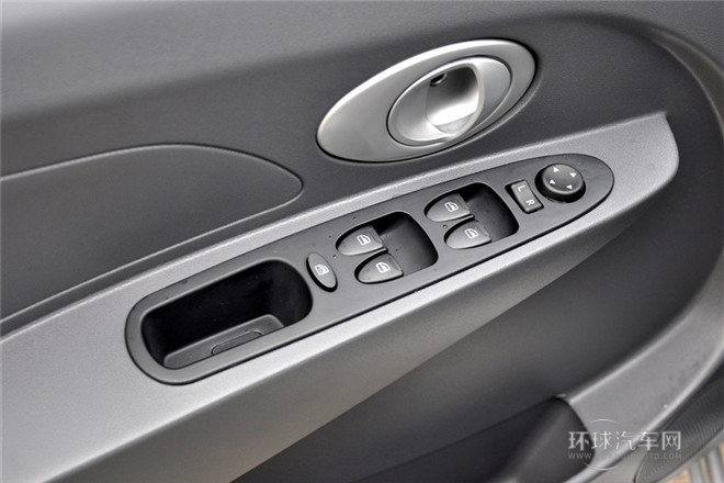 2012款 1.0L 手動舒適型