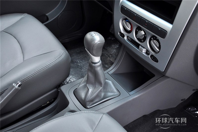 2012款 1.0L 手動舒適型