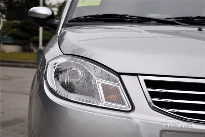 2012款 1.0L 手動舒適型