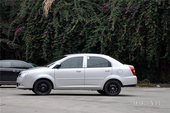 2012款 1.0L 手動舒適型