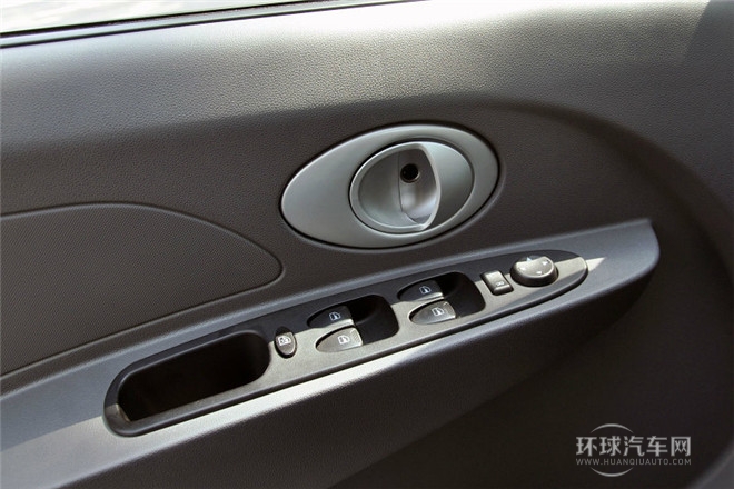 2012款 1.0L 手動數(shù)智導(dǎo)航版