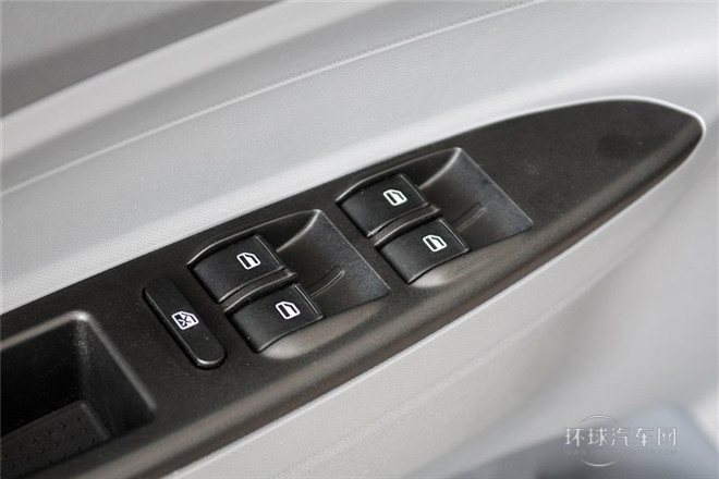 2012款 1.5L 手動標準型