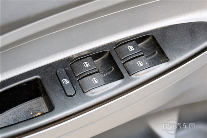 2012款 1.5L 手動(dòng)豪華型