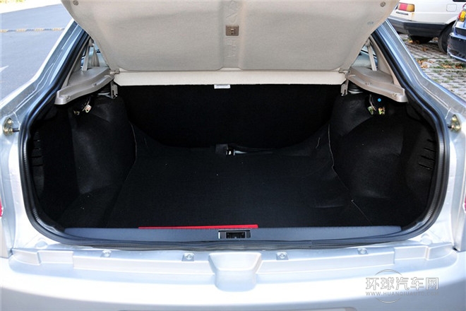 2012款 1.5L 手動舒適型