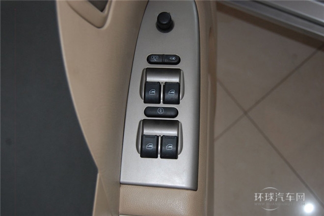 2010款 1.5L 手動(dòng)華貴型