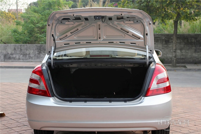 2010款 1.5L 手動舒適型