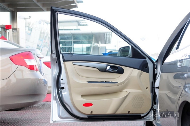 2012款 1.8L 手動舒適版