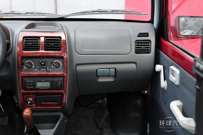 2010款 0.8L 尊貴型