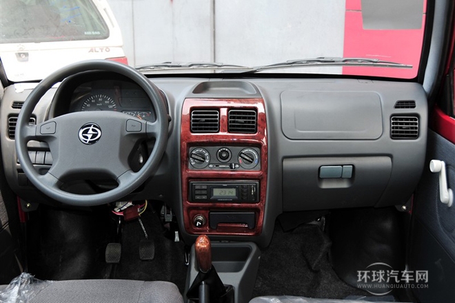 2010款 0.8L 尊貴型