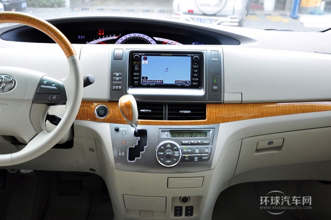 2012款 2.4 7人座豪華版