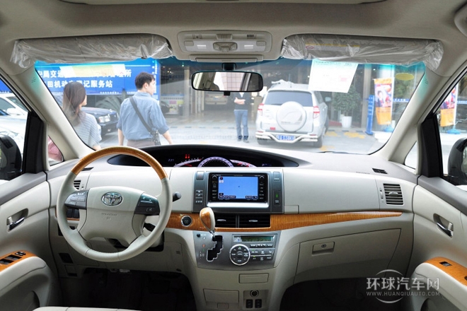 2012款 2.4 7人座豪華版