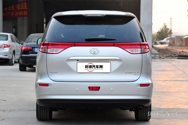 2012款 2.4 7人座豪華版