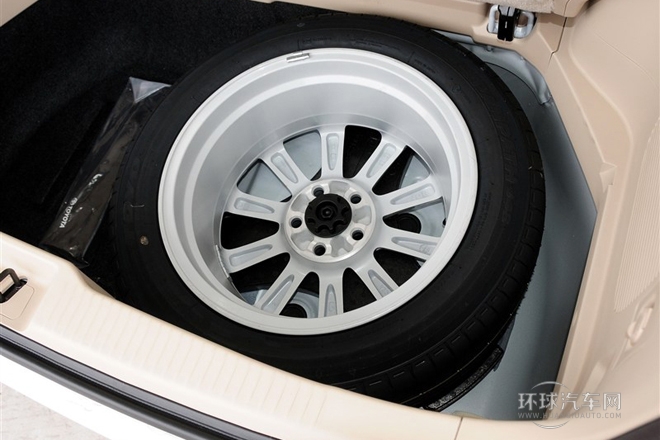 2012款 2.4 7人座標(biāo)準(zhǔn)版