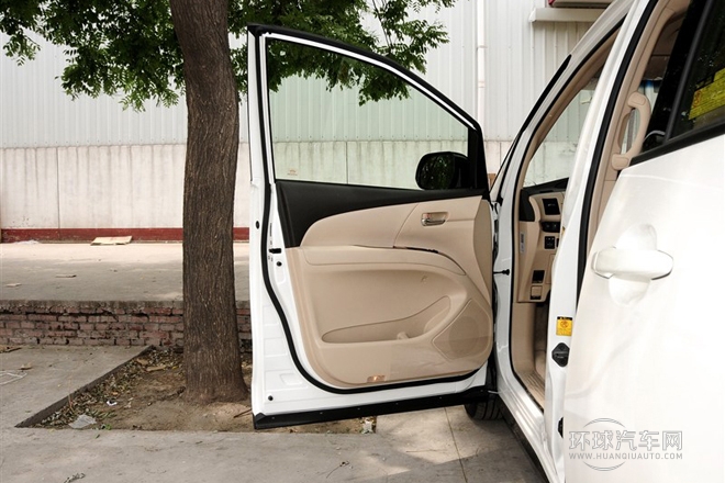 2012款 2.4 7人座標(biāo)準(zhǔn)版