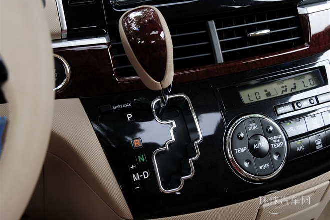 2012款 2.4 7人座標(biāo)準(zhǔn)版