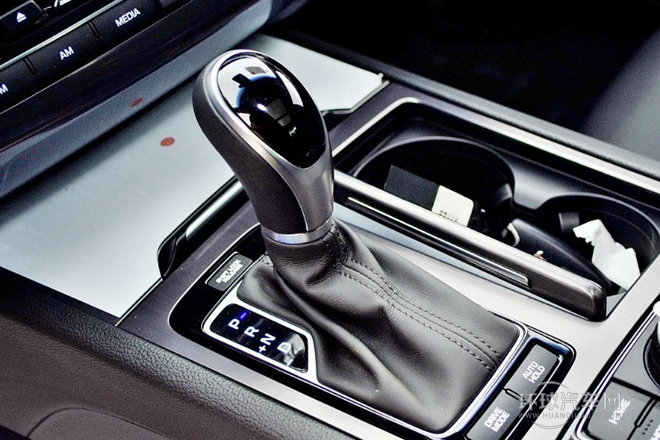 2015款 3.3 GDi 兩驅(qū)豪華版