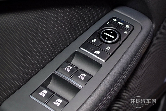 2015款 3.3 GDi 兩驅豪華版