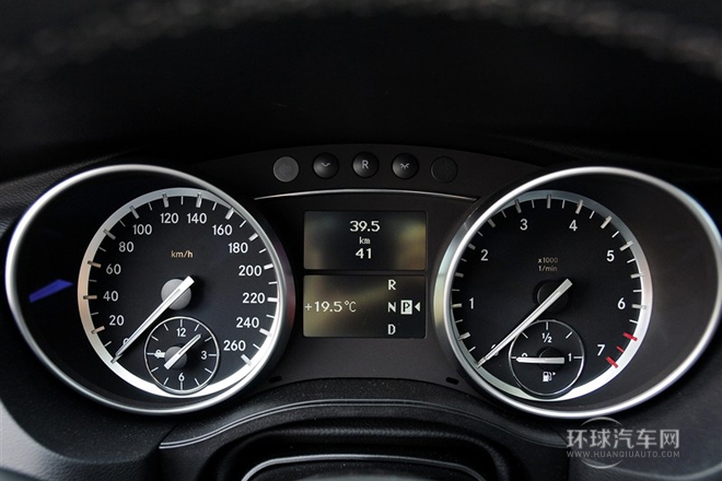 2014款320L商務(wù)版