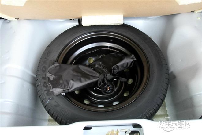 2012款 0.8L 手動暑期限量版