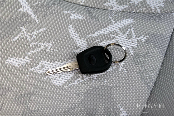 2012款 0.8L 手動暑期限量版