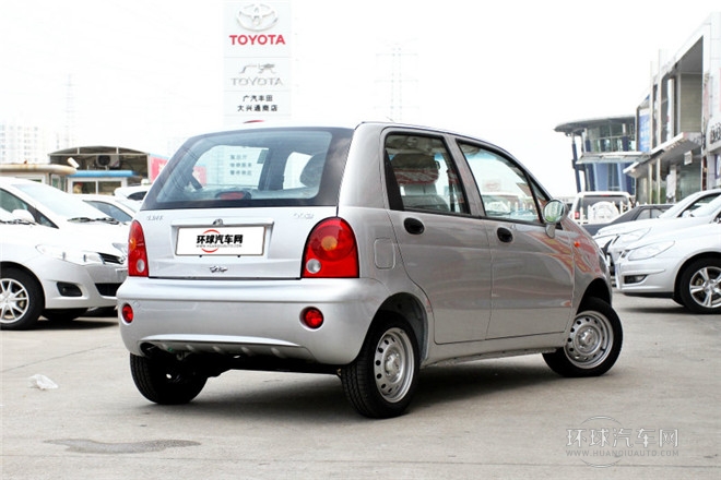 2012款 0.8L 手動(dòng)暑期限量版