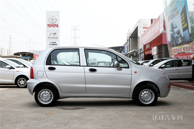 2012款 0.8L 手動(dòng)暑期限量版