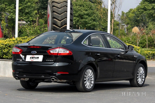 2013款 2.3L 豪華型