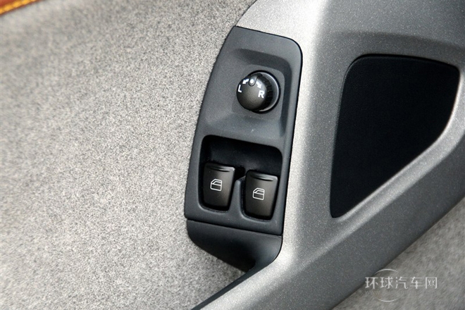 2014款 1.0 MHD 敞篷BoConcept特別版