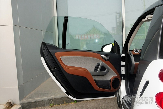 2014款 1.0 MHD 敞篷BoConcept特別版