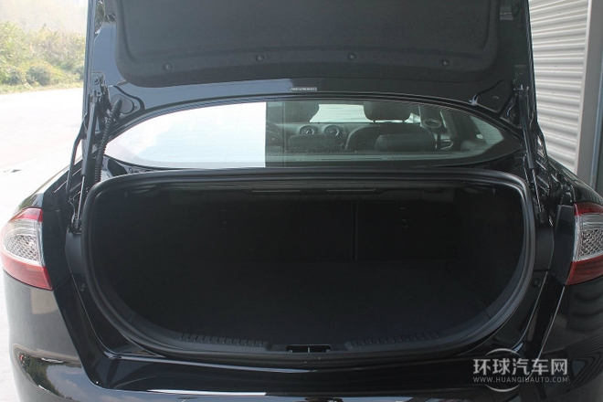 2013款 2.3L 豪華型