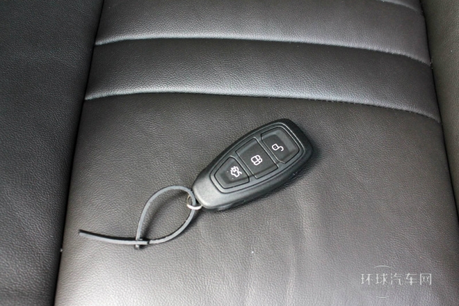 2013款 2.3L 豪華型