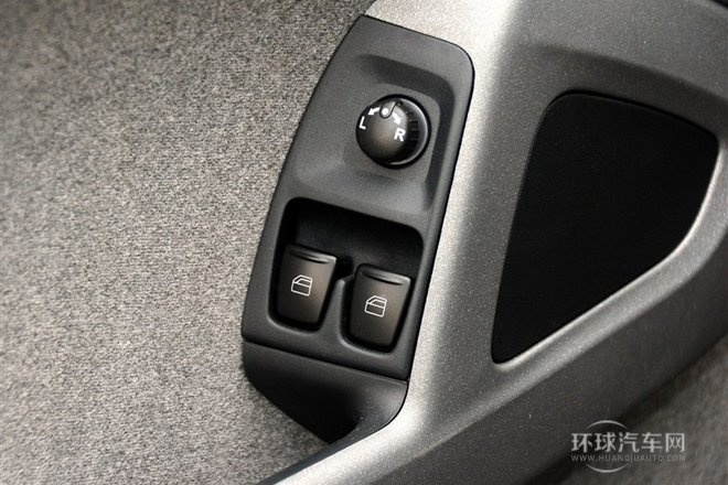 2014款 1.0T 硬頂BoConcept特別版