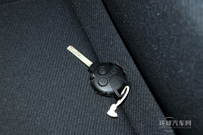 2014款 1.0 MHD 硬頂新年特別版