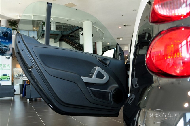 2014款 1.0 MHD 硬頂新年特別版