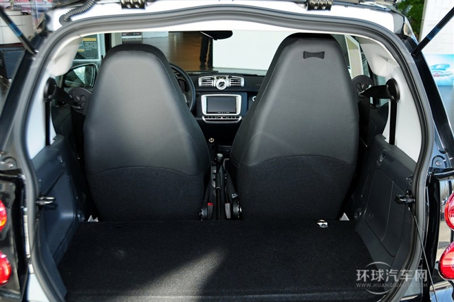 2014款 1.0 MHD 硬頂新年特別版