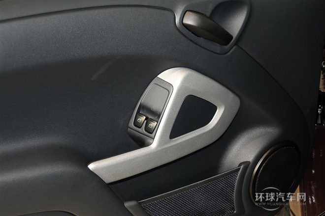 2013款 1.0 MHD 硬頂巧克力特別版