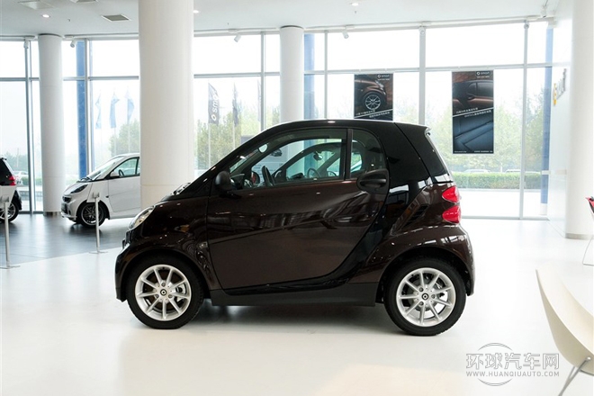 2013款 1.0 MHD 硬頂巧克力特別版