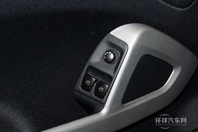 2013款 1.0 MHD 硬頂城市游俠特別版