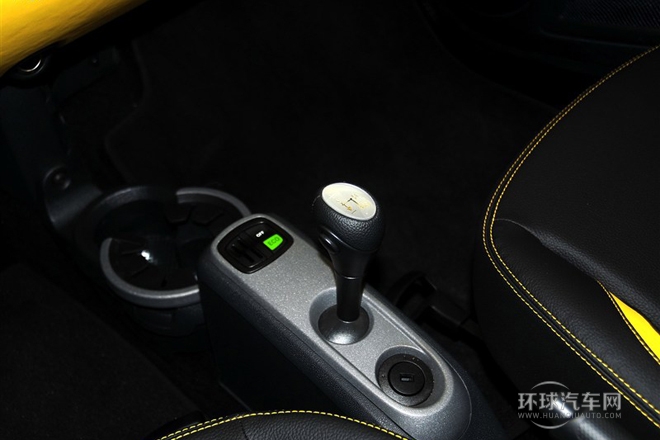 2013款 1.0 MHD 硬頂城市游俠特別版