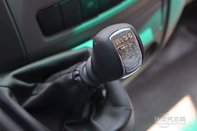 2014款 3.0T廂貨車短軸中頂ZD30