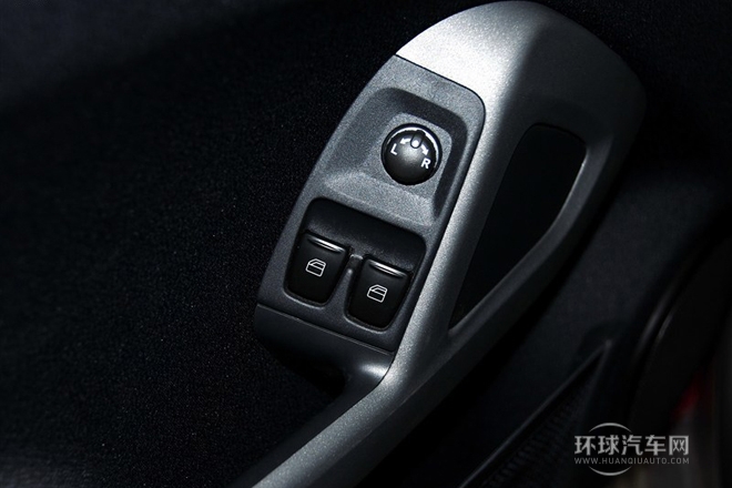 2013款 1.0T 硬頂激情版