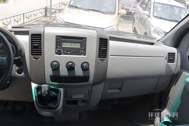 2014款 3.0T領(lǐng)運版短軸中頂ZD30