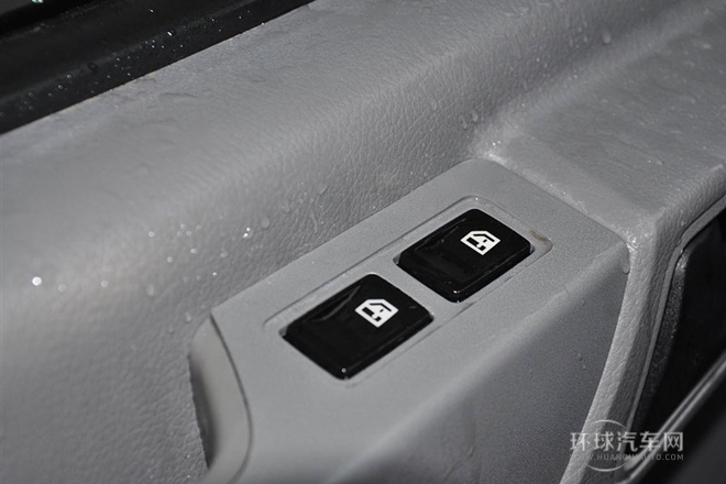 2014款 2.5T御利寶物流車中軸中頂ZD25