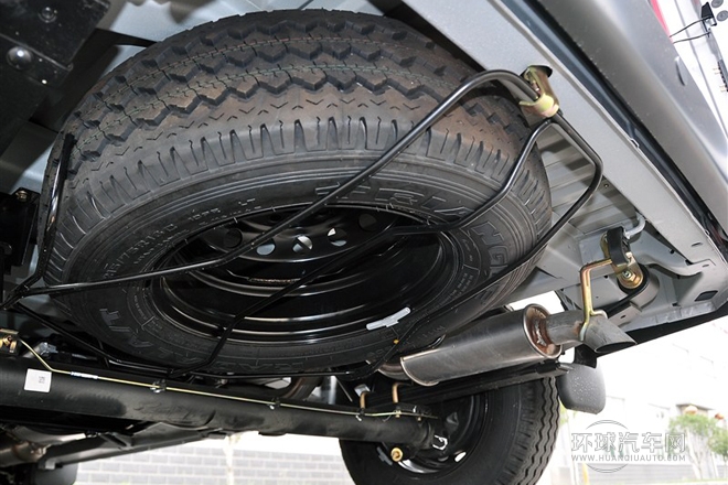 2014款 2.5T御利寶物流車標配短軸中頂ZD25