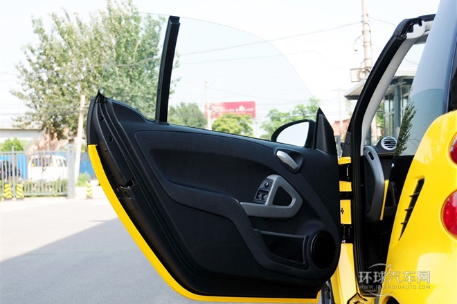 2013款 1.0 MHD 敞篷城市游俠特別版