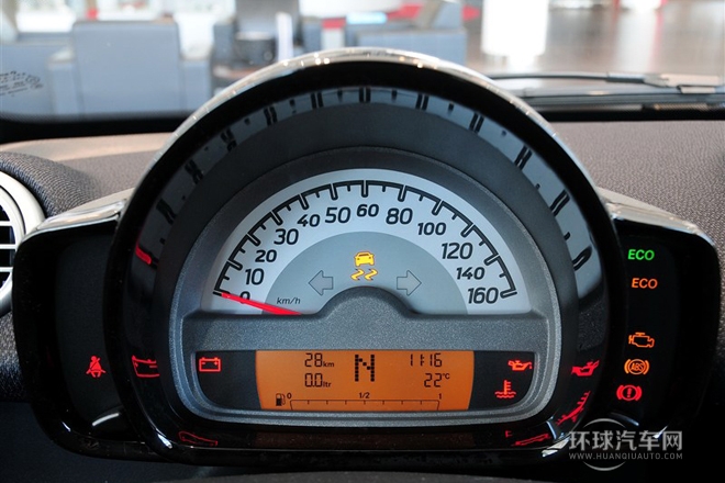 2012款 1.0 MHD 硬頂標(biāo)準(zhǔn)版