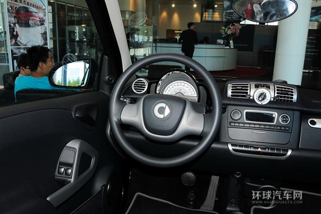 2012款 1.0 MHD 硬頂標(biāo)準(zhǔn)版