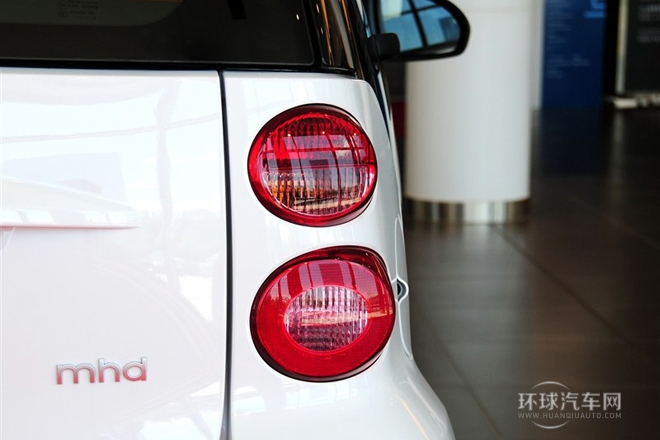 2012款 1.0 MHD 硬頂標(biāo)準(zhǔn)版