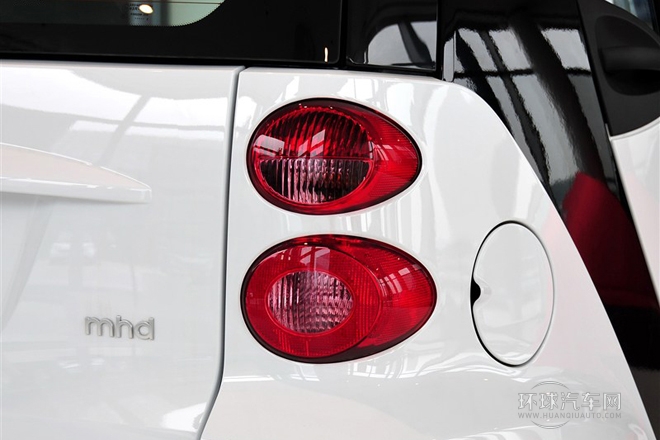 2012款 1.0 MHD 硬頂舒適版